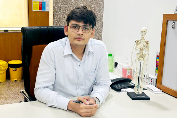 Dr. Aakash Jain Orthopaedic Spine Surgery Specialist in Bombay Hospital